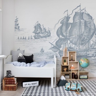 Tapet cu nave pe mare, decor clasic si elegant, ideal pentru dormitorul copiilor, living sau birou.