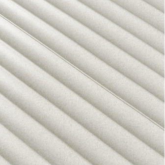 Panou decorativ riflat Natural Light într-o baie modernă