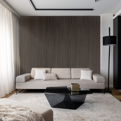 Panou decorativ riflat MDF, aspect nuc, într-un living modern