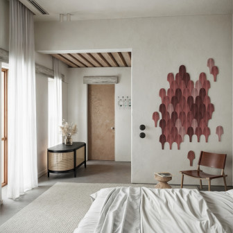 Panou decorativ 3D din ipsos pe un perete