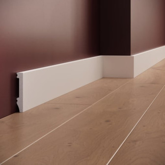 Plintă decorativă albă din polimer rigid