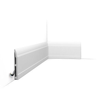 Plinta decorativa alba montata pe perete