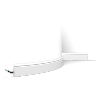 Plinta decorativa flexibila alba montata pe perete