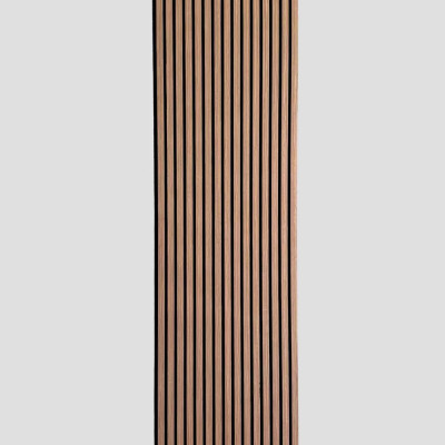 Panou acustic riflat Walnut montat pe perete